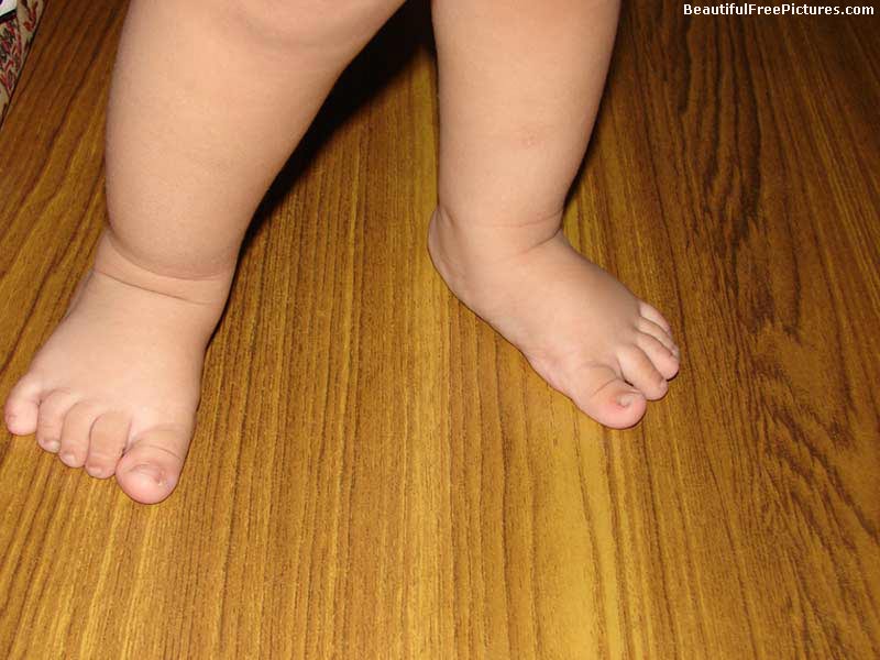 pictures of baby's toes